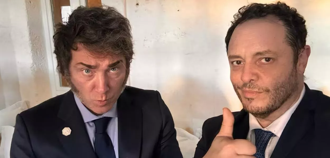 Javier Milei (à esq.) e Demián Reidel