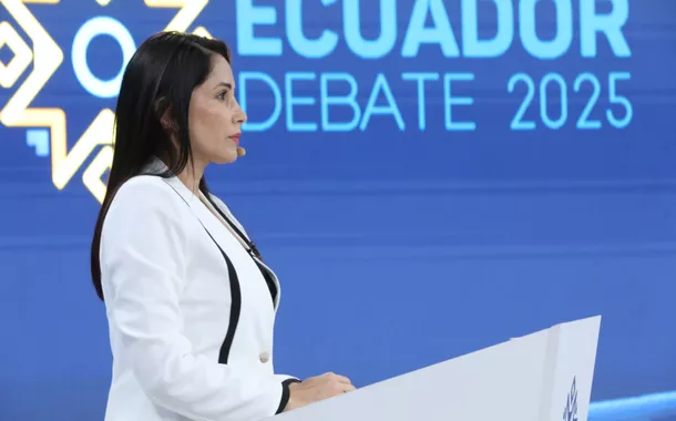 Equador pode eleger primeira mulher presidente neste domingo