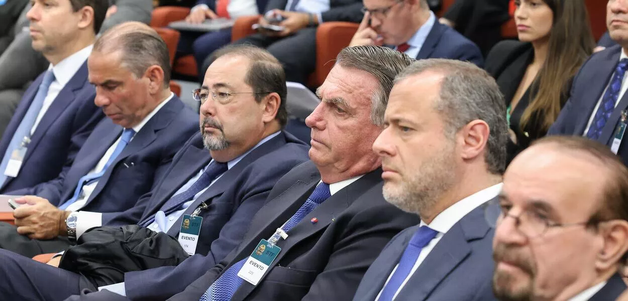 Jair Bolsonaro e advogados de demais acusados por tentativa de golpe de Estado no STF