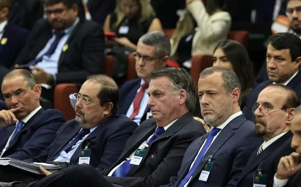 Presença de Bolsonaro no julgamento do STF incomoda advogados de outros réus: "péssima ideia"