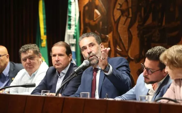 Itaipu expande investimentos socioambientais e transforma região, diz Enio Verri