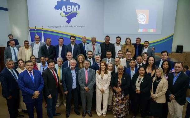 Quaquá assume a presidência da Associação Brasileira de Municípios