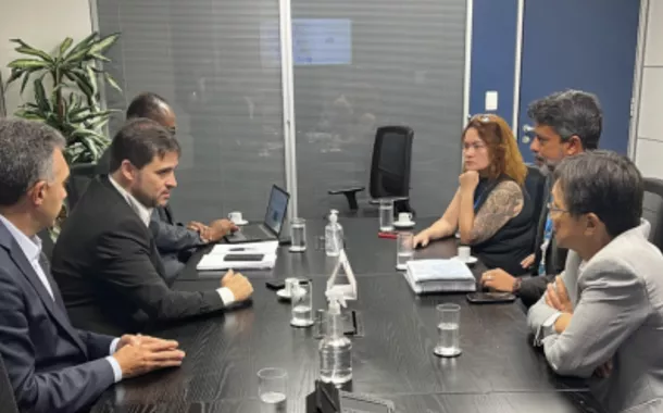 Representantes cobram fim do assédio na Caixa e melhorias no plano de saúde em reunião com vice-presidentes