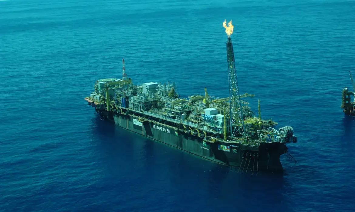Plataforma da Petrobras localiza no pré-sal da Bacia de Campos