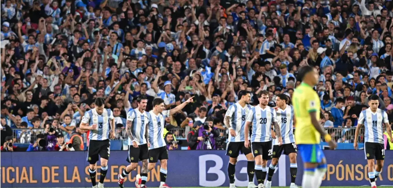 Argentina domina totalmente o jogo e goleia a fraca Seleção brasileirs