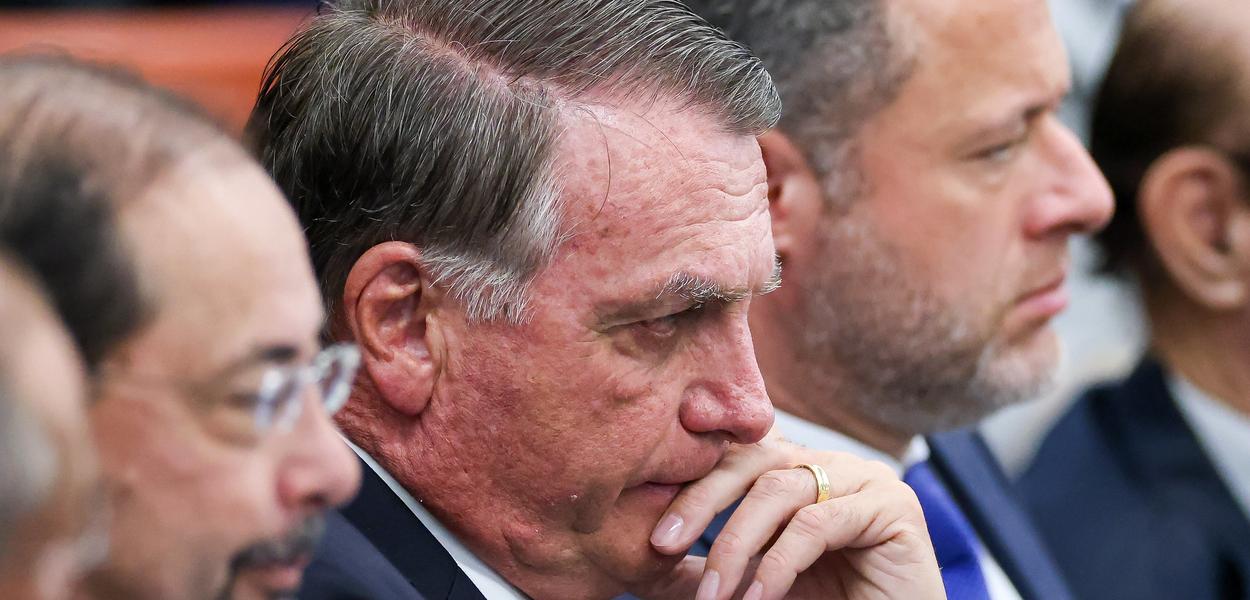 Bolsonaro ainda está impune, apesar de ter empurrado milhares para a morte