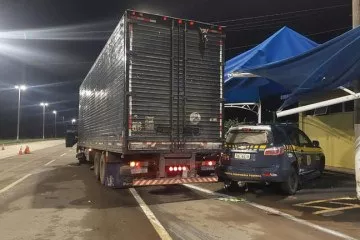 Caminhoneiro colidiu intencionalmente com Unidade Operaiconal da PRF por 'motivos políticos'