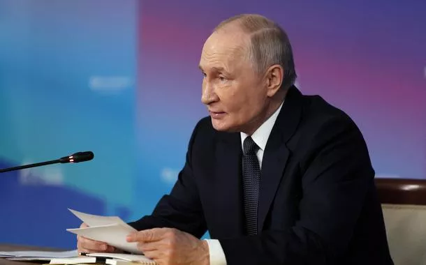 Putin diz que Rússia tem força para concluir operação na Ucrânia