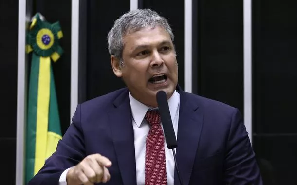 “Tese da anistia foi derrotada”, diz Lindbergh, líder do PT na Câmara