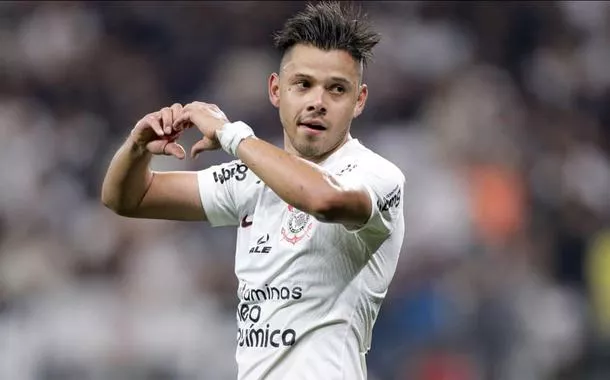 Jogador paraguaio do Corinthians, Ángel Romero desabafa: 'Brasil é o país com mais racismo no futebol'