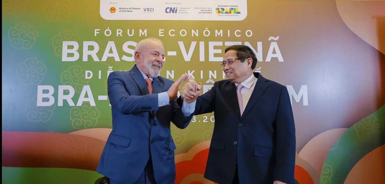 Presidente da República, Luiz Inácio Lula da Silva, acompanhado do Primeiro-Ministro do Vietnã, Pham Minh Chinh, durante encerramento do seminário empresarial Brasil-Vietnã.
Hotel Sofitel Legend Metropole Hanoi - Vietnã.
Foto: Ricardo Stuckert / PR