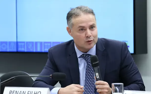 Governo vai anunciar contenção de R$ 31 bilhões e aumento do IOF, diz Renan Filho