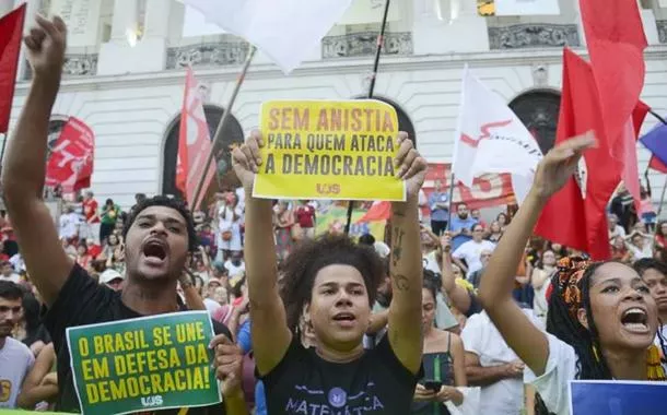 Maioria dos brasileiros rejeita anistia para golpistas do 8 de janeiro, aponta Quaest