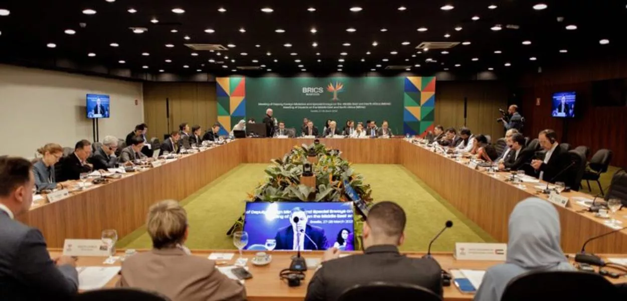 Segundo dia de reuniões de especialistas, vice-ministros e enviados especiais do BRICS para o Oriente Médio e Norte da África