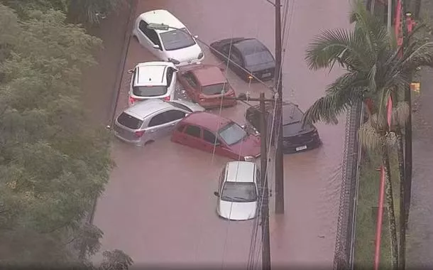 Alagamento na cidade de Santo André, na Grande São Paulo