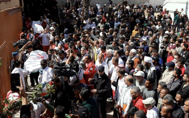 Israel adota métodos do Estado Islâmico em Gaza, executa médicos a sangue frio e esconde corpos