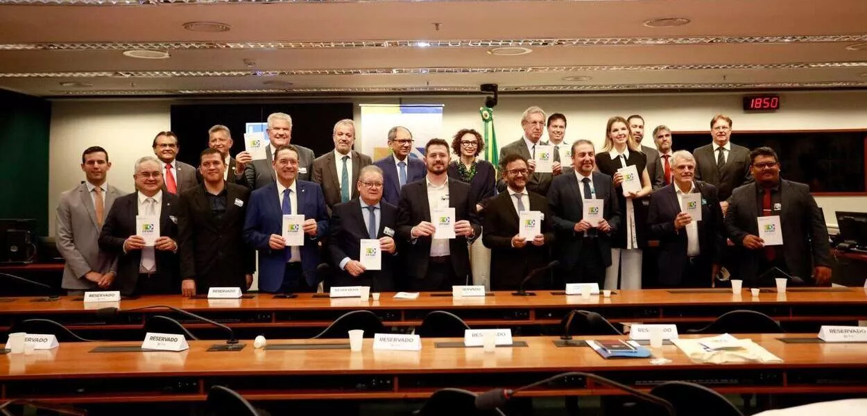ABDE e Frente Parlamentar lançam Agenda Legislativa 2025 com foco em pautas fundamentais para o setor econômico