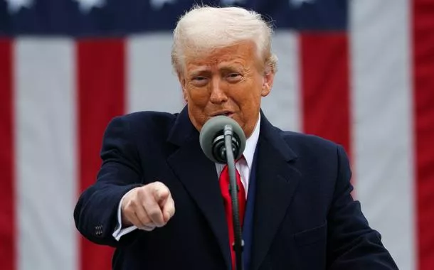 Trump faz comentários sobre tarifas na Casa Branca
02/04/2025

