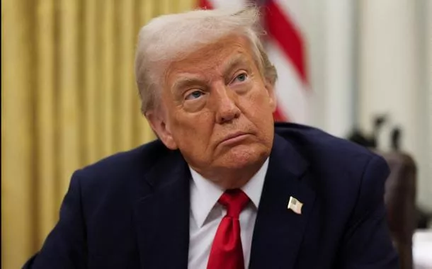 Trump mente descaradamente e diz que EUA atraíram US$ 5 trilhões em investimento após tarifaço