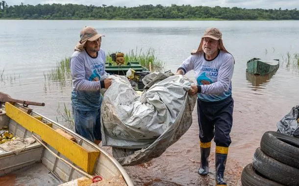 Itaipu promove campanha de limpeza do lago e prevê remoção de até 30 toneladas de lixo