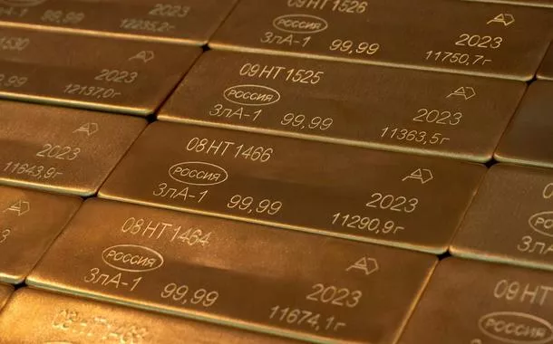 Ouro supera a barreira de US$ 4 mil – o que indica risco de grande crise financeira