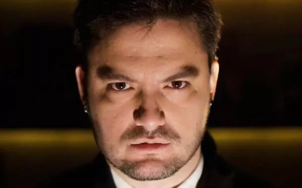 "O maior medo da elite é que o pobre acorde", diz Felipe Neto