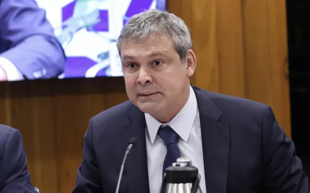 Ataques de bolsonaristas a Hugo Motta na Paulista foram um tiro no pé, diz Lindbergh
