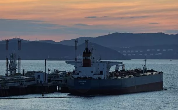 Petróleo sobe 3% com apoio de esperanças em negociações entre EUA e China