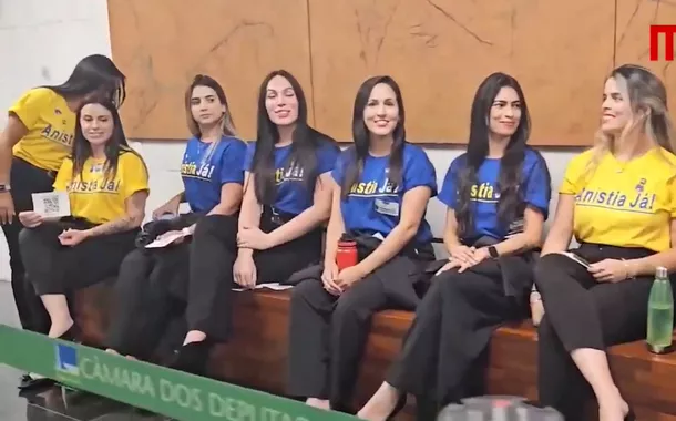 PL recorre a modelos para pedir assinaturas pela urgência do projeto de anistia