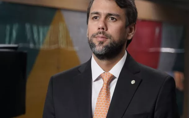 Novo ministro das Comunicações direcionou R$ 30 milhões em emendas para cidade governada pelo pai