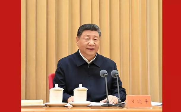 China vê acordo entre EUA e Irã como passo positivo, mas manterá cautela sobre Ormuz