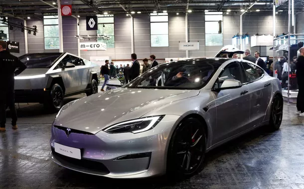 Tesla para de aceitar novos pedidos na China de modelos importados fabricados nos EUA