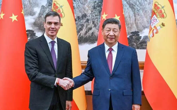 Xi Jinping reúne-se com primeiro-ministro espanhol