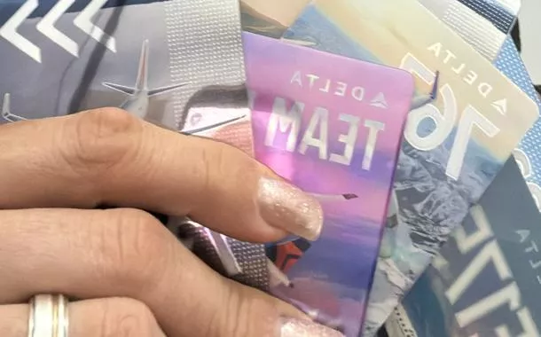 Céus vazios e medos cheios: o vazio turístico dos EUA sob a ótica de passageiros e comissários