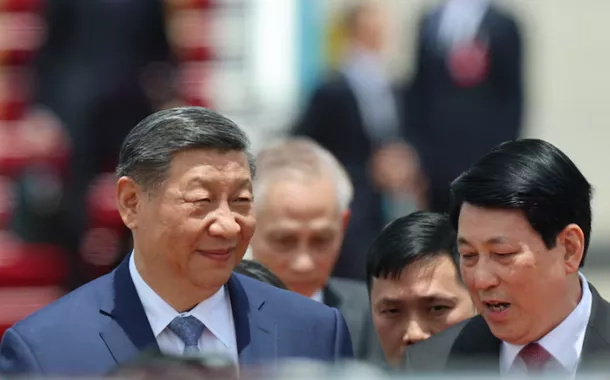 Xi Jinping busca aprofundar laços com o Vietnã em meio à guerra comercial dos EUA