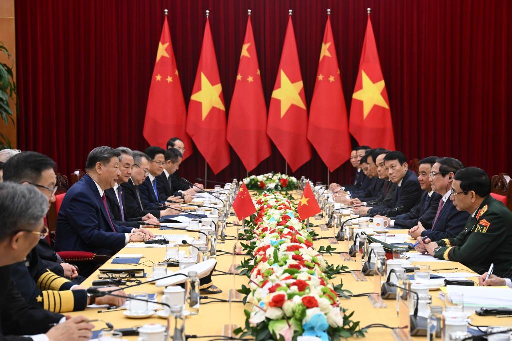 Xi pede à China e ao Vietnã que se oponham ao hegemonismo, unilateralismo e protecionismo
