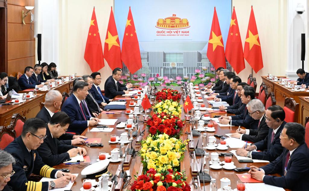 Xi pede que China e Vietnã marchem juntos rumo à modernização