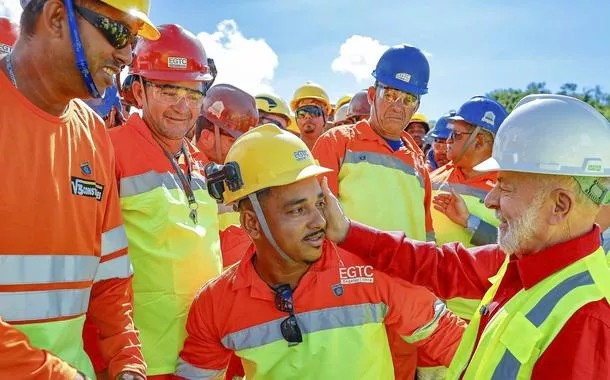 15.04.2025 - Presidente da República, Luiz Inácio Lula da Silva, durante visita às obras da Rodovia Presidente Dutra, na Serra das Araras. Paracambi - RJ.