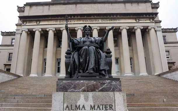 Universidade de Columbia, nos EUA, suspende mais de 65 alunos pró-Palestina por protesto em biblioteca