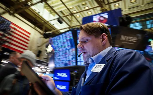 Alerta de Powell sobre desaceleração derruba Wall Street; Nvidia entre as maiores perdas