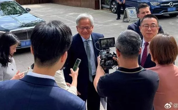 Impedido de vender à China por Trump, CEO da Nvidia faz visita a Pequim