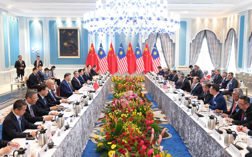 Xi apresenta proposta de três pontos sobre construção de comunidade estratégica de alto nível China-Malásia com futuro compartilhado