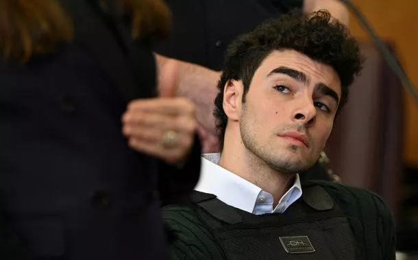 Luigi Mangione, suspeito de assassinar Brian Thompson, executivo da UnitedHealth, em Tribunal de Manhattan na cidade de Nova York - 21/2/2025 