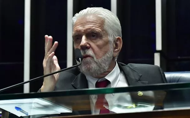 Líder do governo no Senado, Jaques Wagner manda recado a Trump: 'o Brasil é dos brasileiros, não de capachos’