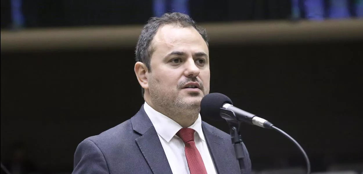 Glauber Braga no plenário da Câmara dos Deputados