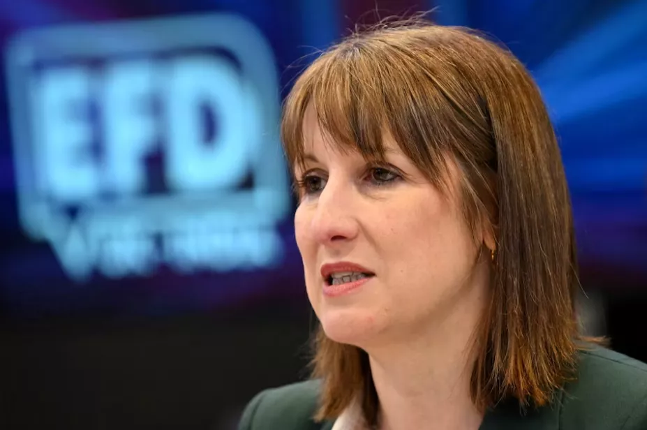 A Chanceler do Tesouro Britânico, Rachel Reeves, discursa durante um Diálogo Econômico e Financeiro (EFD) Índia-Reino Unido, no London Stock Exchange Group (LSEG), no centro de Londres, Grã-Bretanha, em 9 de abril de 2025