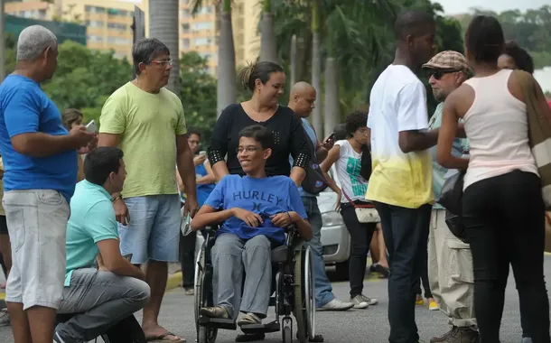 Jovem cadeirante