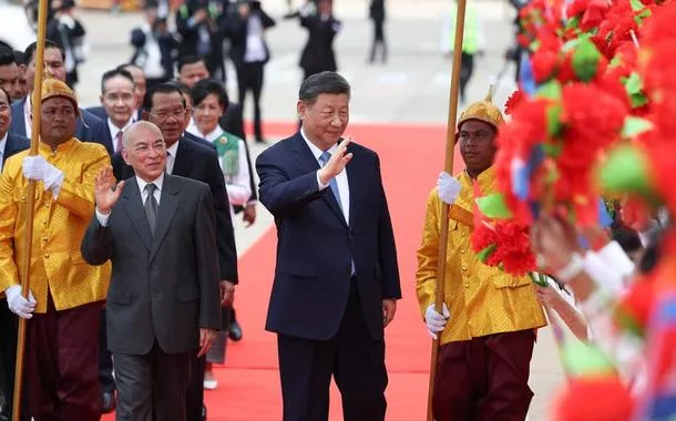 Viagem de Xi Jinping no Sudeste Asiático promove boa vizinhança e cooperação mutuamente benéfica, diz chanceler chinês