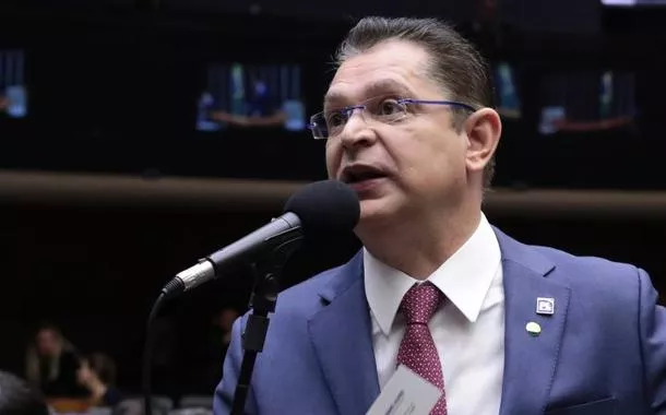 Deputados bolsonaristas criticam suspensão de comissões na Câmara: "decisão ilegal"