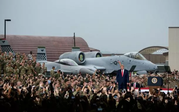 Presidente dos EUA, Donald Trump, durante visita a tropas norte-americanas na base aérea de Osan, na Coreia do Sul - 30/06/2019 